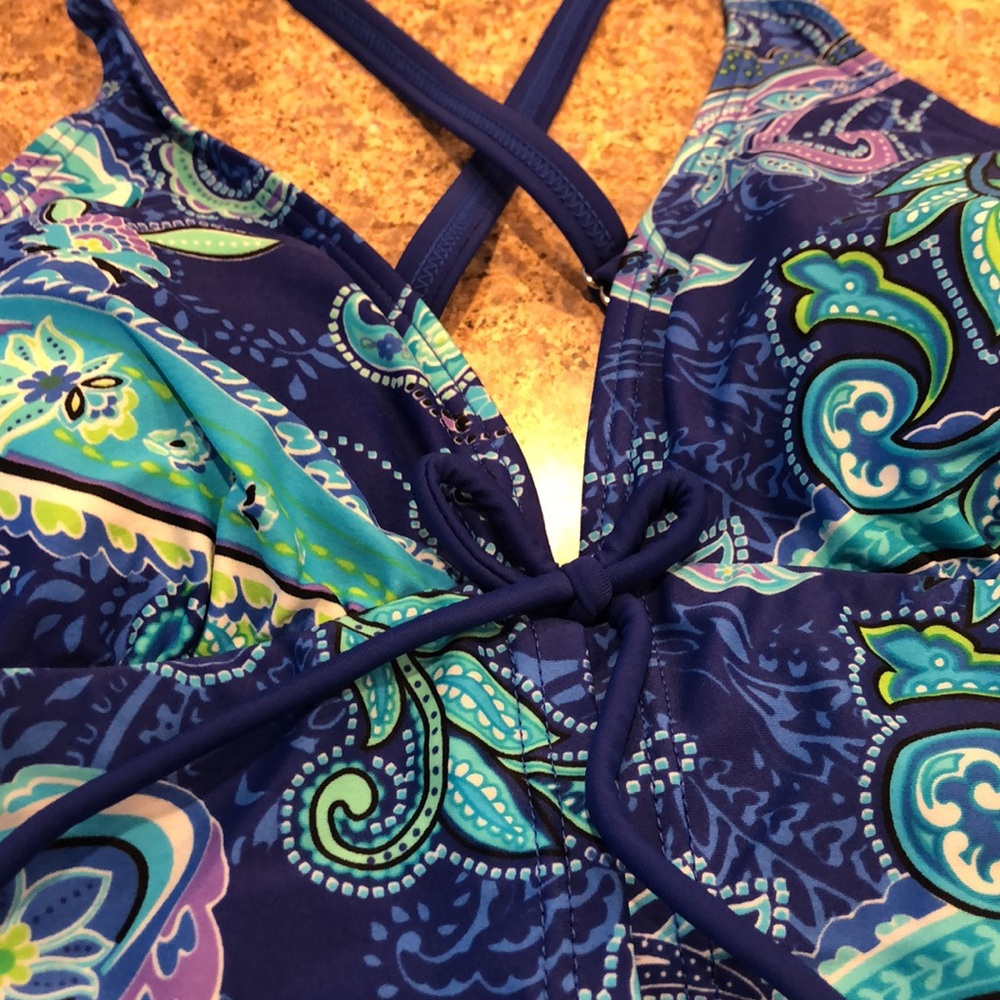 Beach Diva Malibu Flyaway Paisley Tankini Top Size 8 - Top Only - Picture 3 of 17